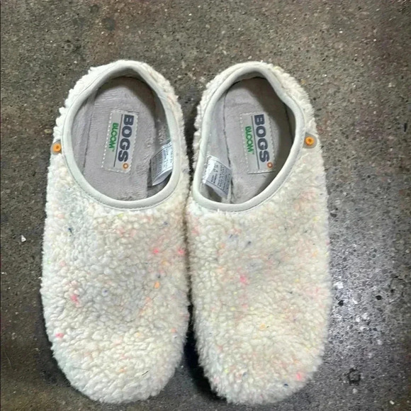 Bogs Cozy Slippers - Picture 1 of 3